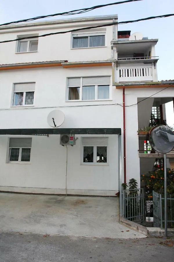 Raos Iva Apartment Trogir