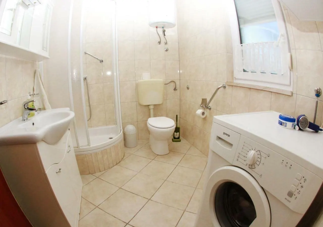 Raos Iva Apartment Trogir