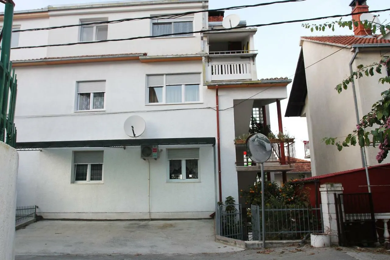 Raos Iva Apartment Trogir